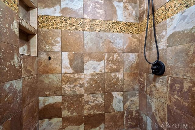 2292 Ivy Crest Drive, Bellbrook, OH 45305