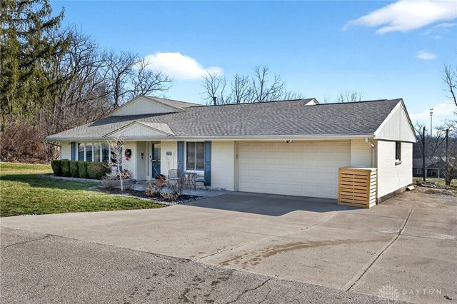 2292 Ivy Crest Drive, Bellbrook, OH 45305