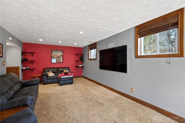 2292 Ivy Crest Drive, Bellbrook, OH 45305