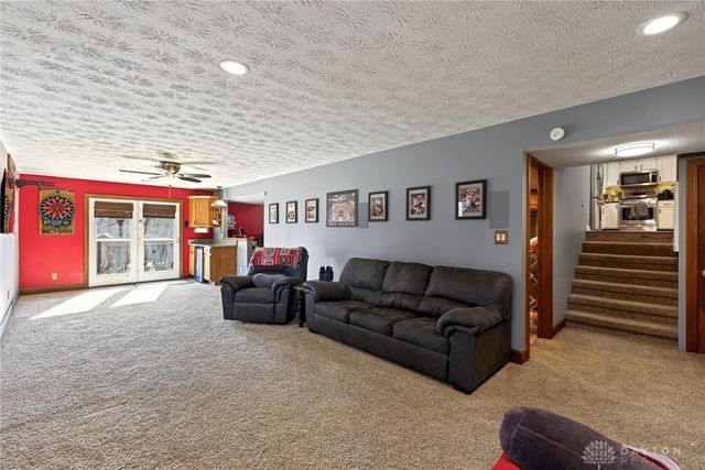 2292 Ivy Crest Drive, Bellbrook, OH 45305