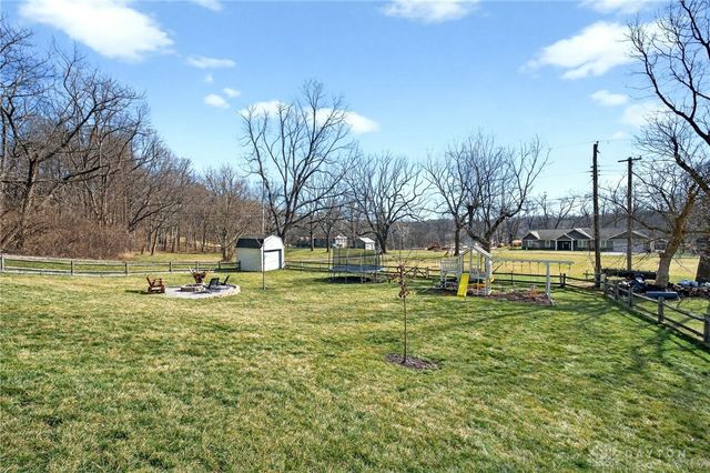 2292 Ivy Crest Drive, Bellbrook, OH 45305