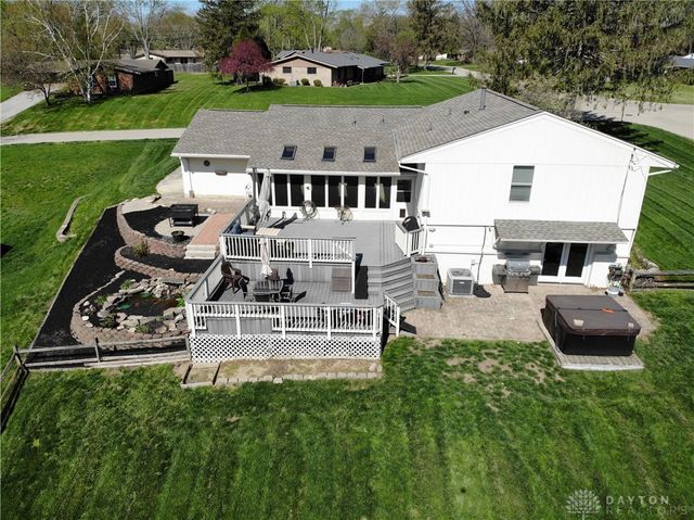 2292 Ivy Crest Drive, Bellbrook, OH 45305