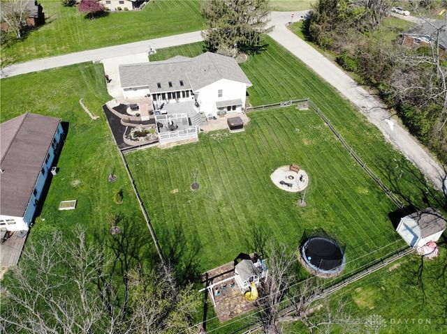 2292 Ivy Crest Drive, Bellbrook, OH 45305