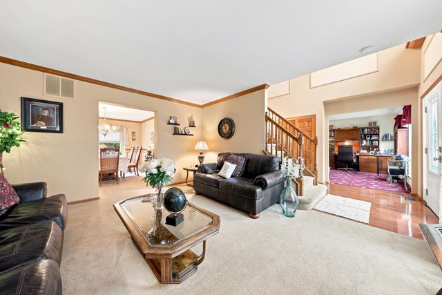 6 DRESSAGE DR, Sewell, NJ 08080