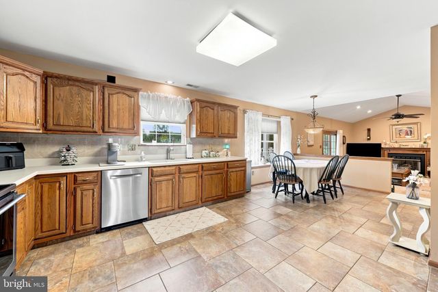 6 DRESSAGE DR, Sewell, NJ 08080