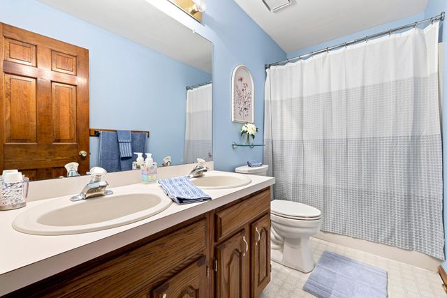 6 DRESSAGE DR, Sewell, NJ 08080