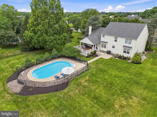 6 DRESSAGE DR, Sewell, NJ 08080