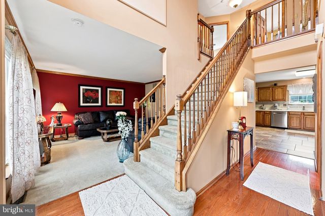 6 DRESSAGE DR, Sewell, NJ 08080