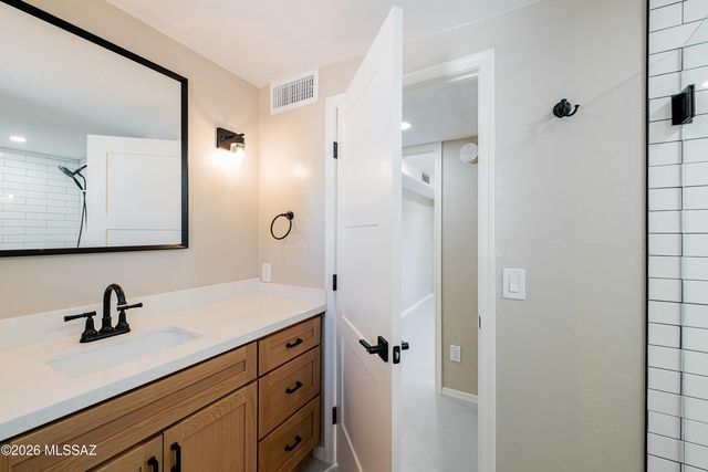 3003 N Flanwill Boulevard, Tucson, AZ 85716