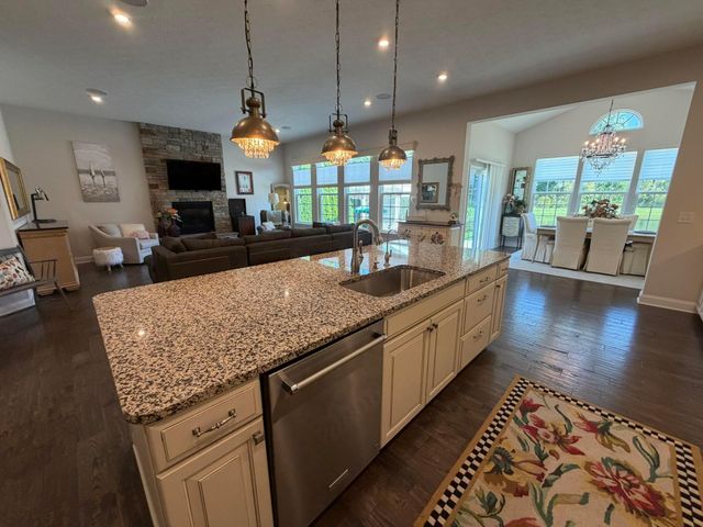 7712 Paradisio Drive, Galena, OH 43021