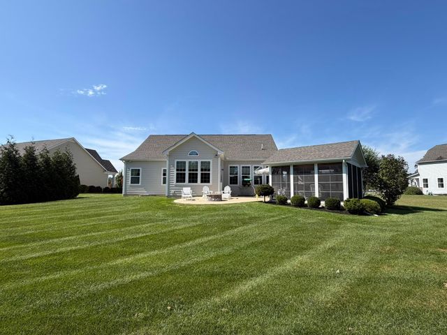 7712 Paradisio Drive, Galena, OH 43021