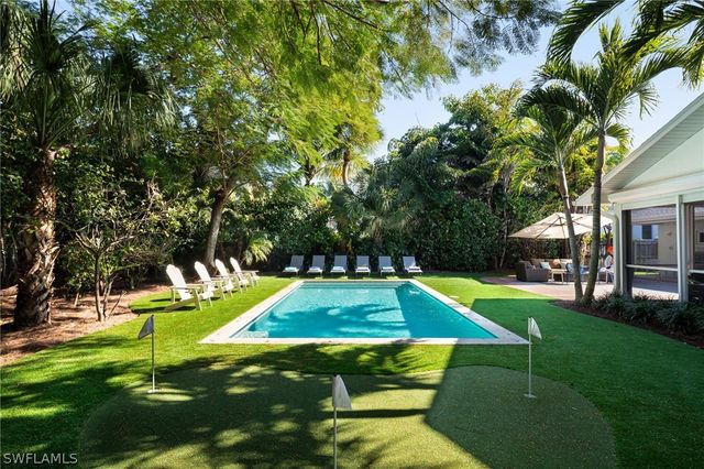 339 4th AVE N, Naples, FL 34102