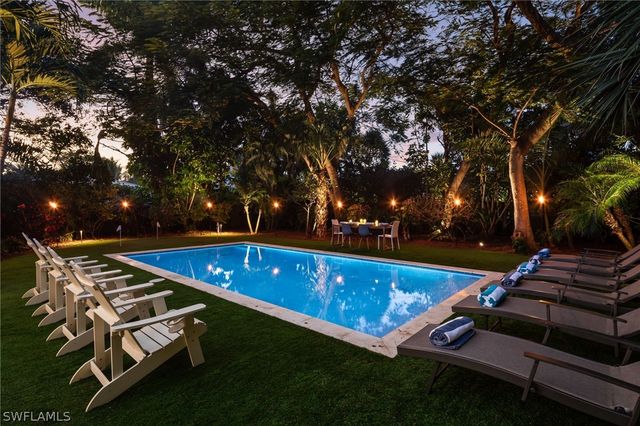 339 4th AVE N, Naples, FL 34102