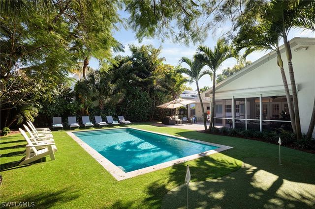 339 4th AVE N, Naples, FL 34102