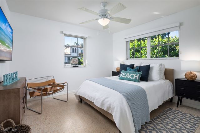 339 4th AVE N, Naples, FL 34102