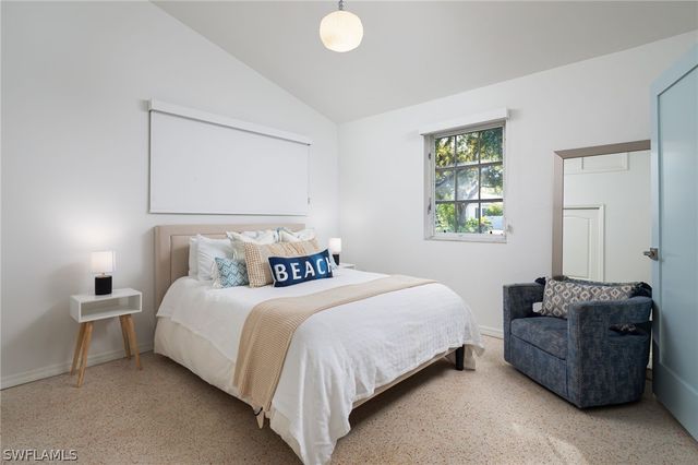 339 4th AVE N, Naples, FL 34102