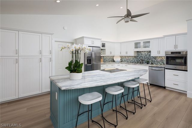 339 4th AVE N, Naples, FL 34102