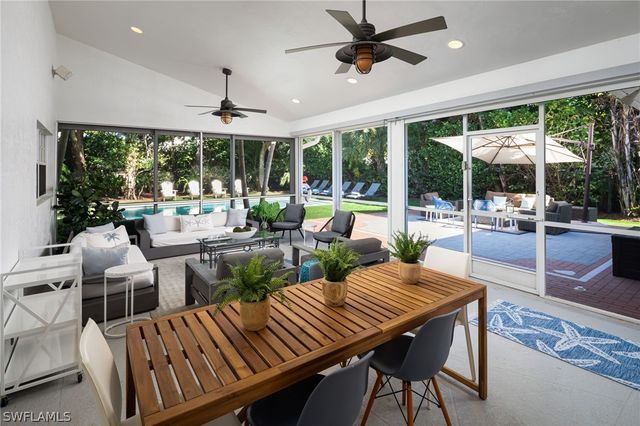 339 4th AVE N, Naples, FL 34102