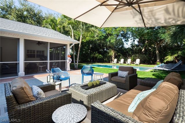 339 4th AVE N, Naples, FL 34102