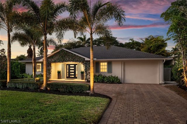 339 4th AVE N, Naples, FL 34102