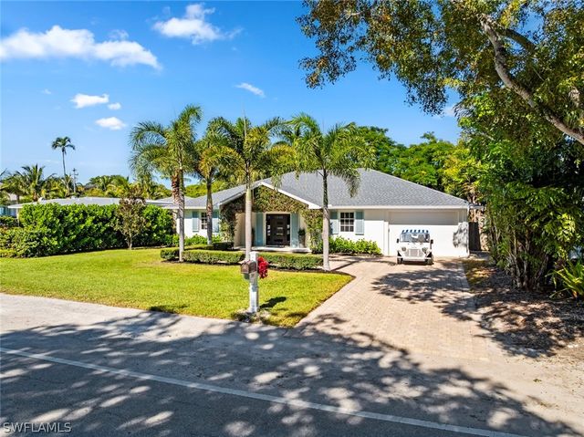 339 4th AVE N, Naples, FL 34102