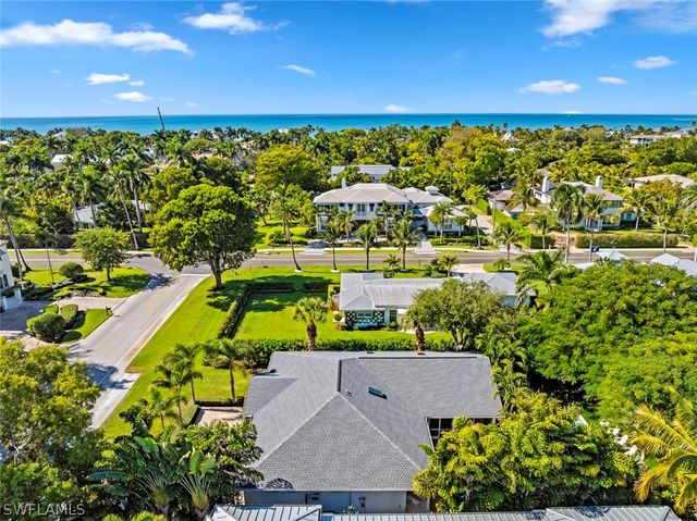 339 4th AVE N, Naples, FL 34102