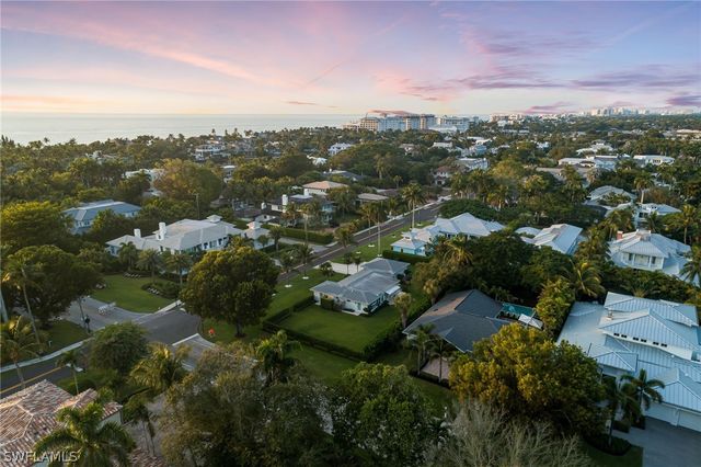 339 4th AVE N, Naples, FL 34102