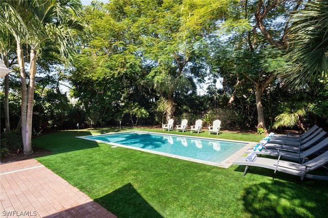 339 4th AVE N, Naples, FL 34102