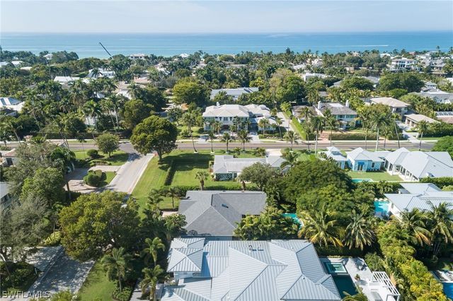 339 4th AVE N, Naples, FL 34102