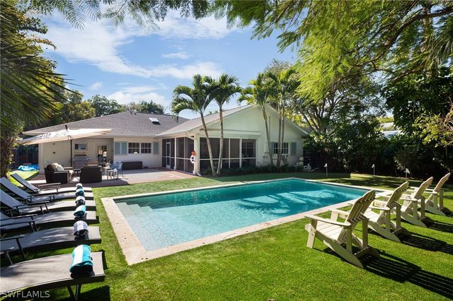 339 4th AVE N, Naples, FL 34102