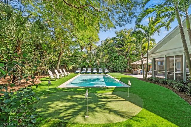 339 4th AVE N, Naples, FL 34102