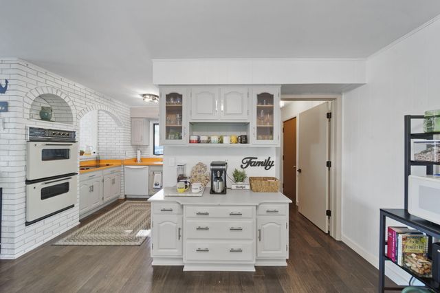 1756 Eagle Point Road, Clarklake, MI 49234