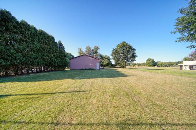 1756 Eagle Point Road, Clarklake, MI 49234