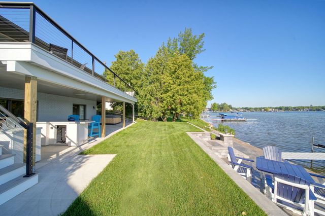 1756 Eagle Point Road, Clarklake, MI 49234