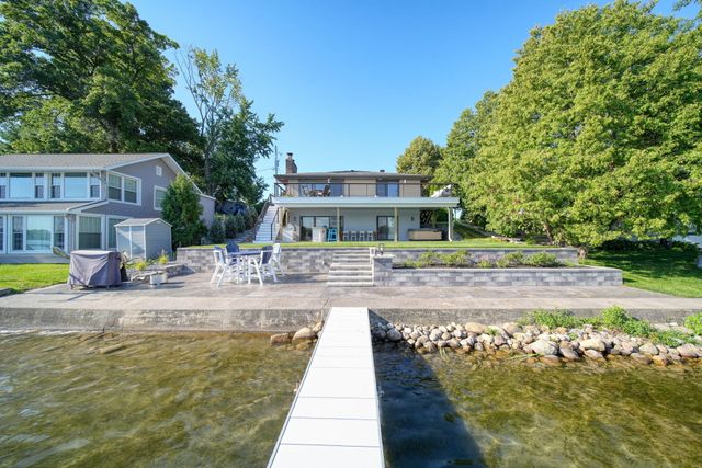 1756 Eagle Point Road, Clarklake, MI 49234