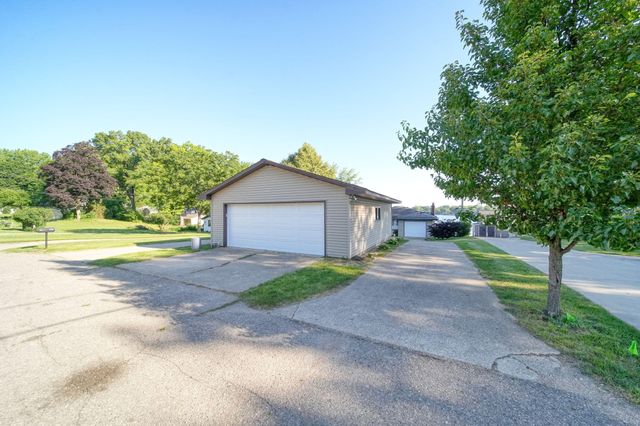 1756 Eagle Point Road, Clarklake, MI 49234