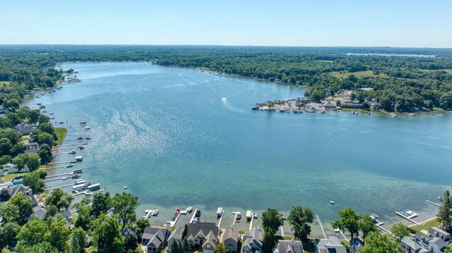 1756 Eagle Point Road, Clarklake, MI 49234