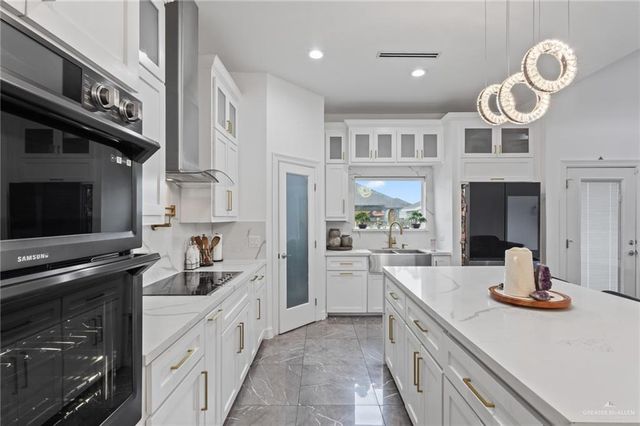 607 W Carmel Drive, Pharr, TX 78577