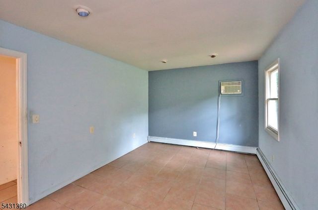 122 Dawes Hwy, Pompton Lakes Boro, NJ 07442