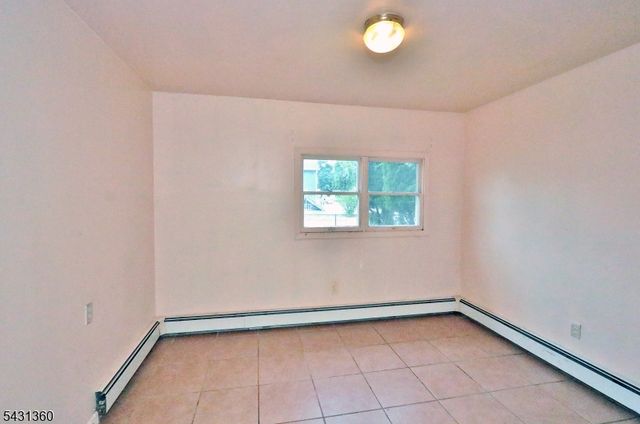 122 Dawes Hwy, Pompton Lakes Boro, NJ 07442