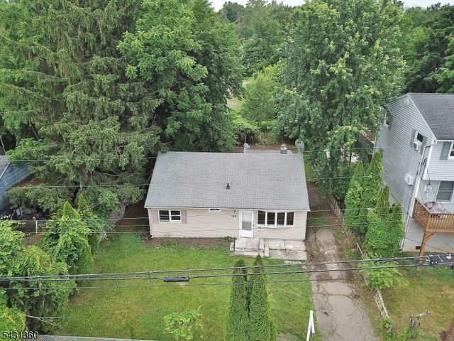 122 Dawes Hwy, Pompton Lakes Boro, NJ 07442