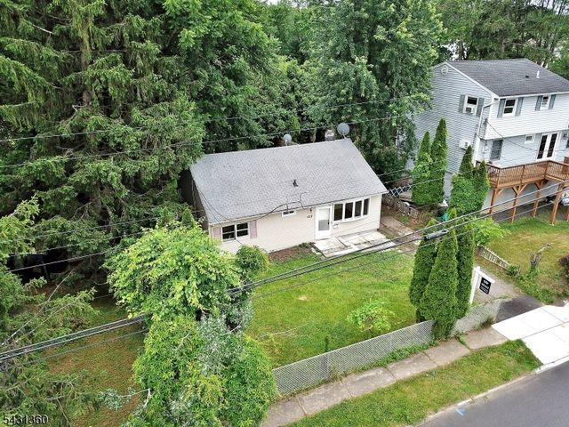 122 Dawes Hwy, Pompton Lakes Boro, NJ 07442