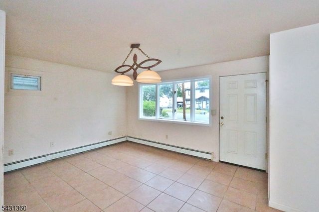 122 Dawes Hwy, Pompton Lakes Boro, NJ 07442