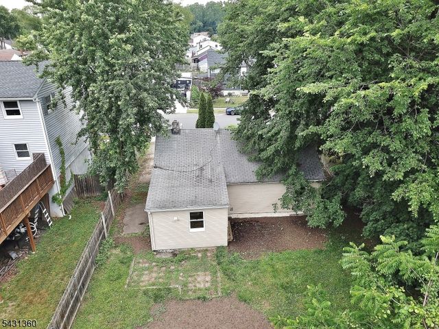122 Dawes Hwy, Pompton Lakes Boro, NJ 07442