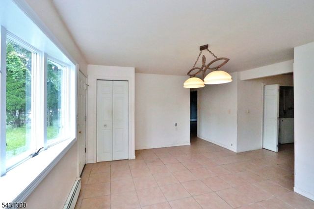 122 Dawes Hwy, Pompton Lakes Boro, NJ 07442