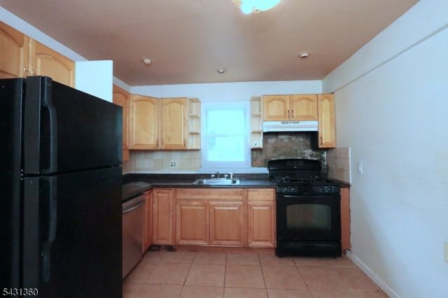 122 Dawes Hwy, Pompton Lakes Boro, NJ 07442
