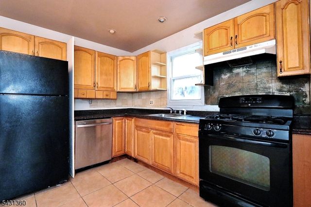 122 Dawes Hwy, Pompton Lakes Boro, NJ 07442
