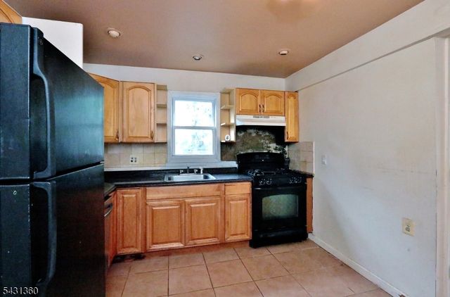 122 Dawes Hwy, Pompton Lakes Boro, NJ 07442