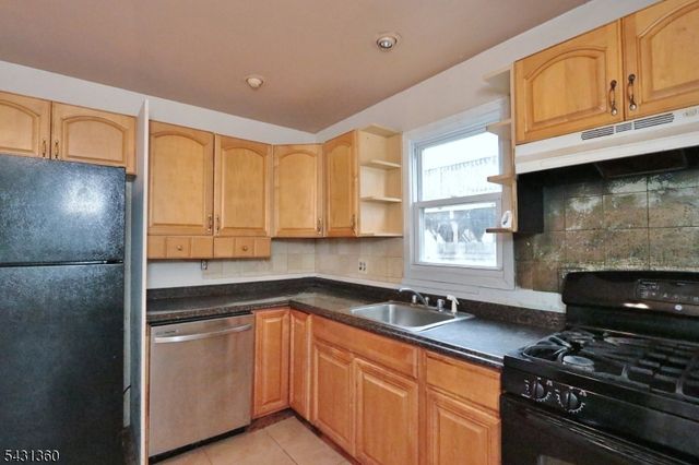 122 Dawes Hwy, Pompton Lakes Boro, NJ 07442