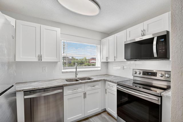 1373 W 30th Street, Riviera Beach, FL 33404